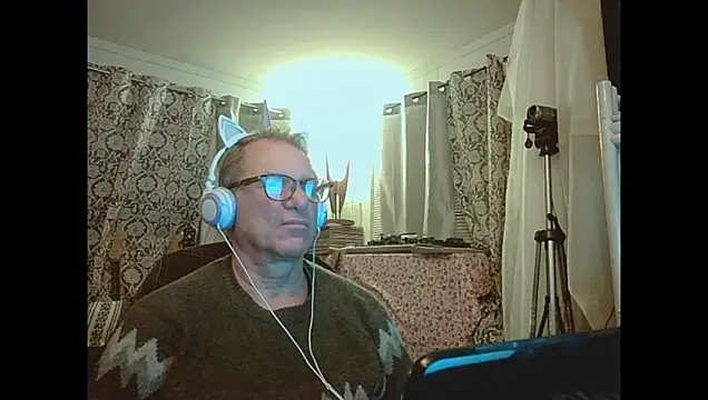 coryassman online show from April 23, 7:52 am