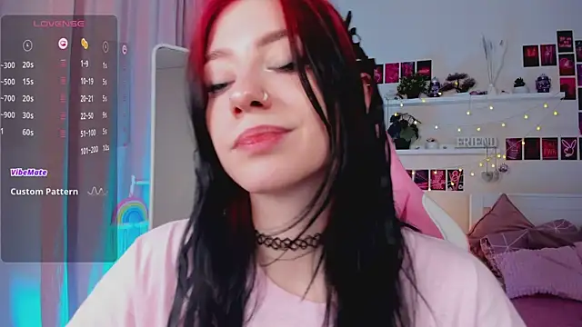 arielabradberry online show from December 24, 5:02 pm