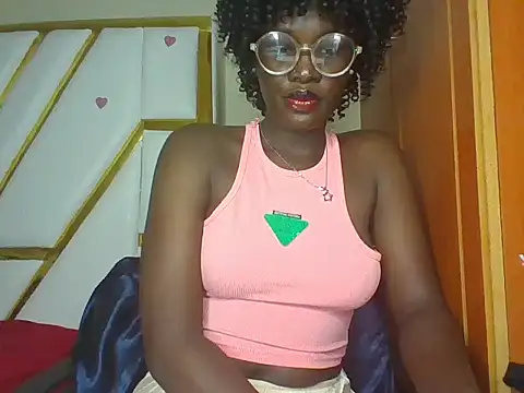 cutesmiling online show from March 10, 5:11 am