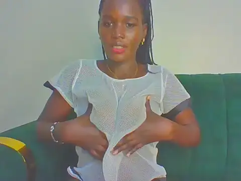 Snapshot of cutesmiling chatting on May 12, 12:24 pm cutesmiling online show from May 12, 12:24 pm