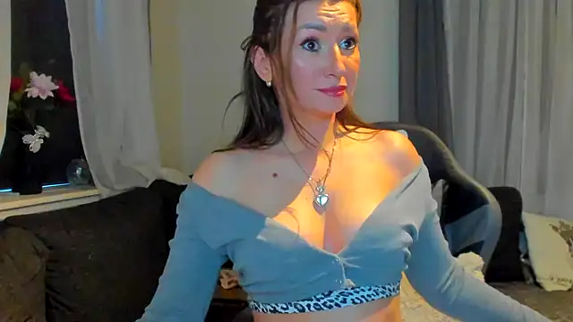 SweetAriana26 online show from January 14, 2:01 pm