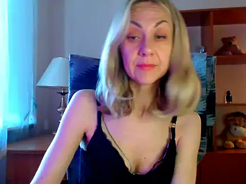 Snapshot of Tanya6547 chatting on June 14, 10:39 am Tanya6547 online show from June 14, 10:39 am