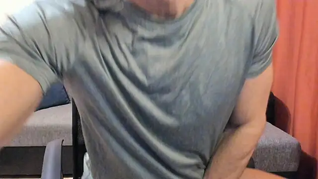 HotHunkTrainer online show from December 1, 9:14 am