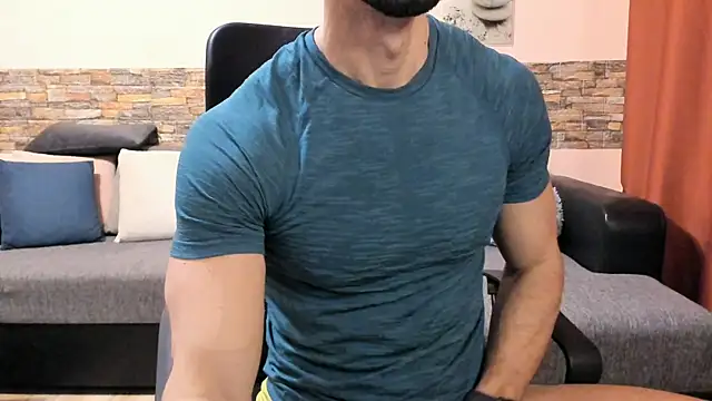 HotHunkTrainer online show from December 14, 8:52 am