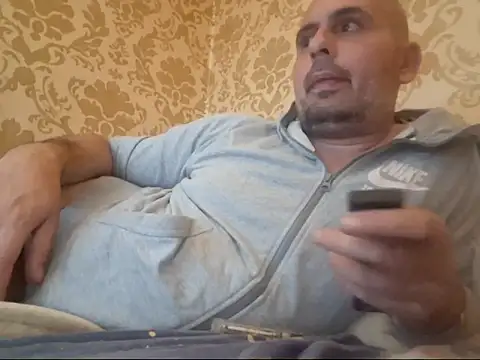 Snapshot of Basszos88i chatting on September 27, 10:48 pm Basszos88i online show from September 27, 10:48 pm