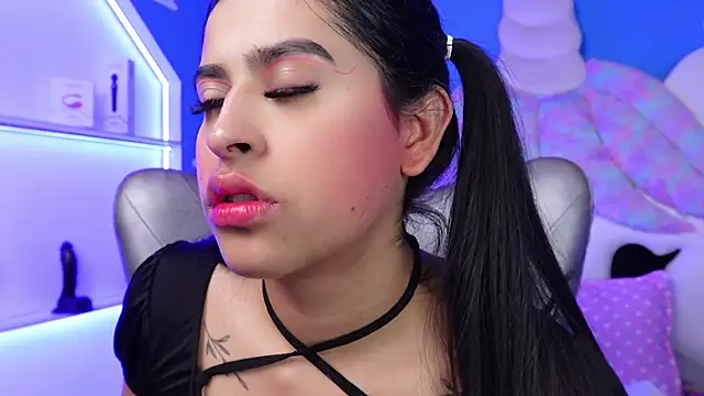 miss romyna online show from January 28, 8:36 am