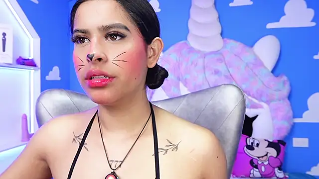 miss romyna online show from February 28, 11:03 am