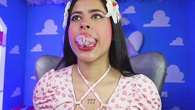 miss romyna online show from April 18, 11:03 am