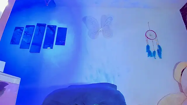 Snapshot of emperatrizhotwolf chatting on December 29, 7:39 am emperatrizhotwolf online show from December 29, 7:39 am