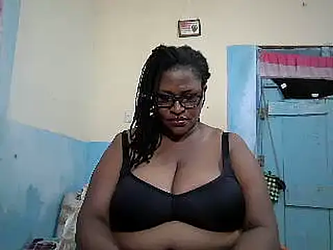 Snapshot of sexy_bigboobss chatting on November 15, 7:54 pm sexy bigboobss online show from November 15, 7:54 pm
