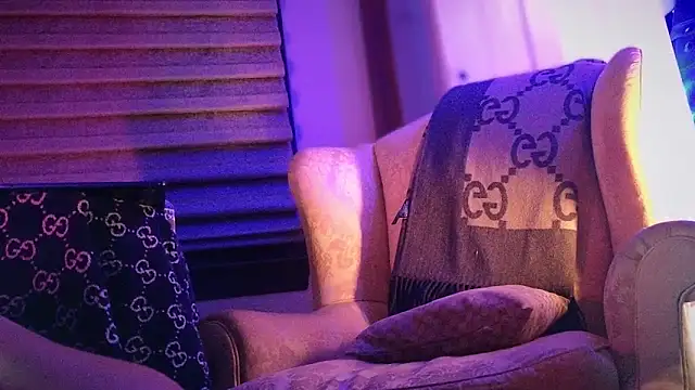 Snapshot of YouLikeBigDick9 chatting on February 24, 8:06 am YouLikeBigDick9 online show from February 24, 8:06 am