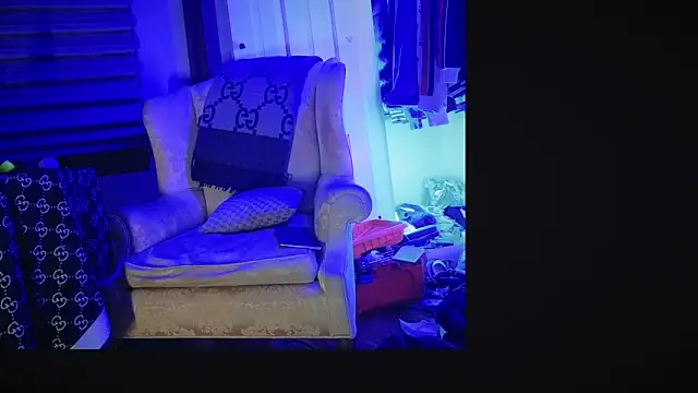 Snapshot of YouLikeBigDick9 chatting on March 15, 6:36 am YouLikeBigDick9 online show from March 15, 6:36 am