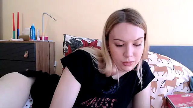 Snapshot of Scarlettford chatting on December 20, 11:10 am Scarlettford online show from December 20, 11:10 am