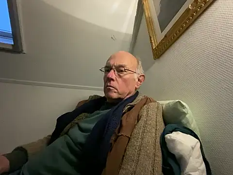 Snapshot of martxxxxx chatting on December 27, 3:48 pm martxxxxx online show from December 27, 3:48 pm