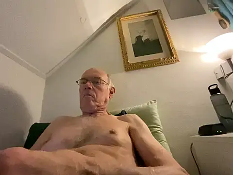 Snapshot of martxxxxx chatting on February 22, 9:48 pm martxxxxx online show from February 22, 9:48 pm