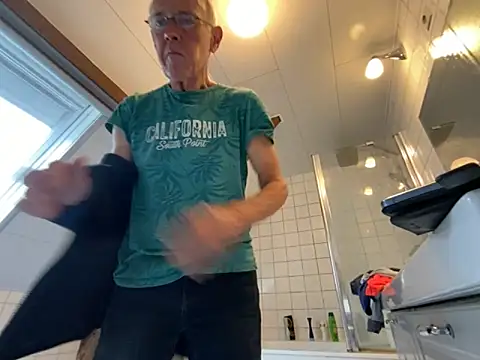 Snapshot of martxxxxx chatting on September 18, 9:55 am martxxxxx online show from September 18, 9:55 am