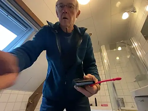 Snapshot of martxxxxx chatting on November 15, 11:29 am martxxxxx online show from November 15, 11:29 am