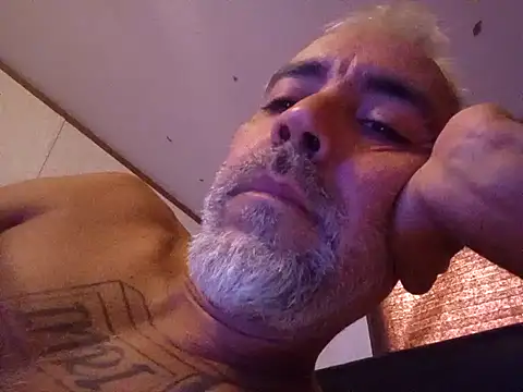 Xoc8  online show from December 5, 9:39 pm