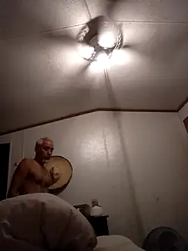 Xoc8  online show from December 24, 4:30 pm