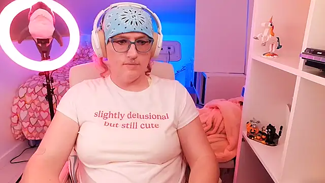 Snapshot of TransCayenne chatting on November 11, 7:58 pm TransCayenne online show from November 11, 7:58 pm