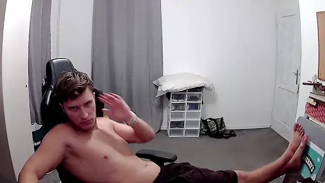 Snapshot of PKrisztian chatting on September 10, 8:20 pm PKrisztian online show from September 10, 8:20 pm