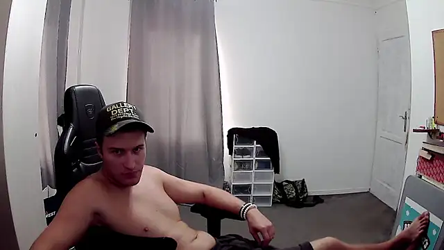 Snapshot of PKrisztian chatting on September 27, 3:17 pm PKrisztian online show from September 27, 3:17 pm