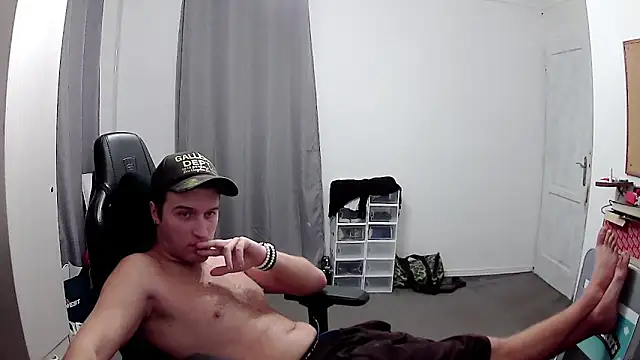 Snapshot of PKrisztian chatting on October 12, 6:29 pm PKrisztian online show from October 12, 6:29 pm