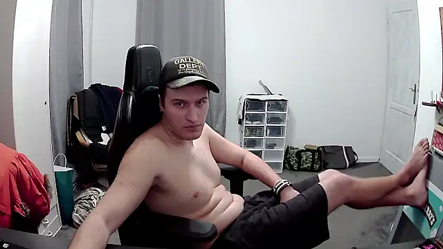 PKrisztian online show from April 24, 8:33 pm