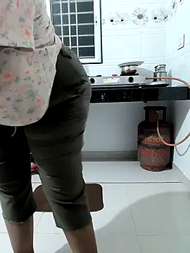 Selina 6 online show from January 2, 3:19 pm