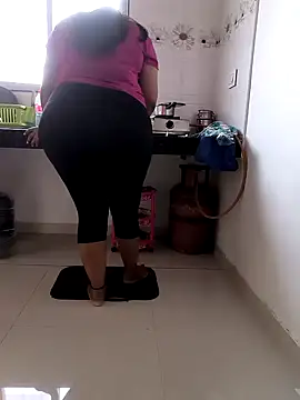 Selina 6 online show from January 9, 1:50 am