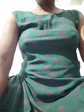 rituporna2004 online show from April 12, 4:56 pm