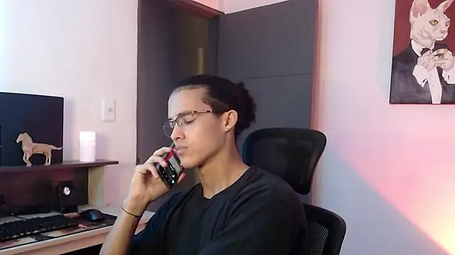 alejo x3 online show from January 19, 11:43 pm