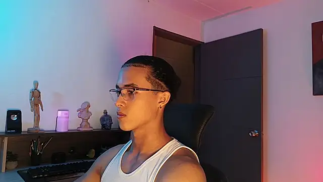 alejo x3 online show from September 24, 11:52 pm