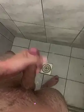 Snapshot of jhnn_ chatting on December 4, 4:43 am jhnn  online show from December 4, 4:43 am