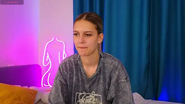 KimberliDean online show from February 28, 9:04 am