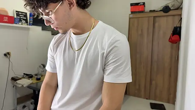 Kisan Smith online show from November 13, 1:15 am