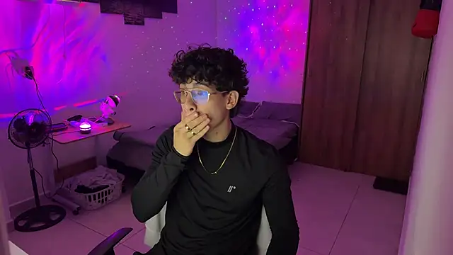 Kisan Smith online show from December 18, 2:17 am