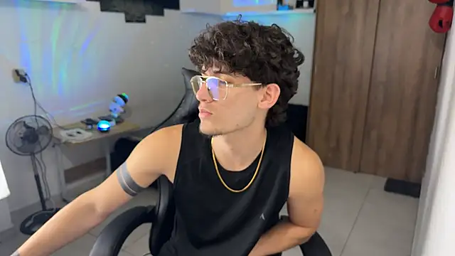 Kisan Smith online show from February 16, 3:13 am