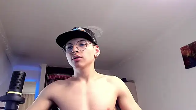 a lejandro 0 8 online show from December 8, 10:14 pm