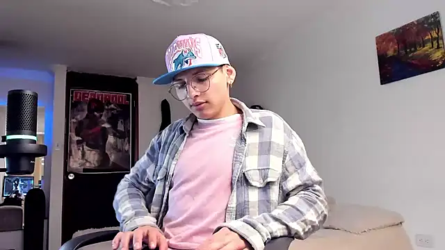 a lejandro 0 8 online show from December 10, 8:38 pm