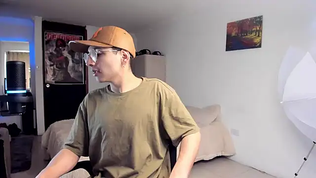 a lejandro 0 8 online show from December 12, 7:37 pm