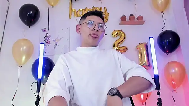 a lejandro 0 8 online show from February 19, 2:01 am