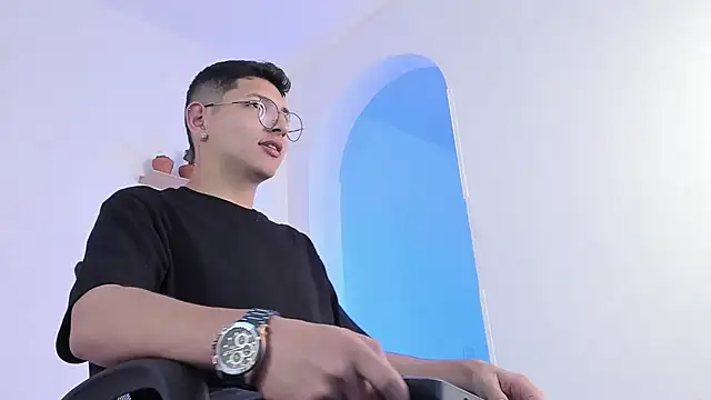 a lejandro 0 8 online show from February 27, 2:10 am