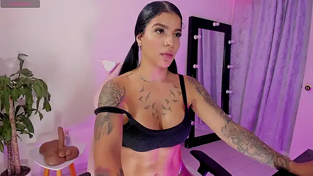 EmmaRusellx online show from April 20, 11:50 pm