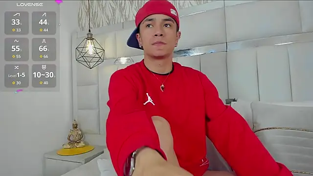 Snapshot of 1m_Joel chatting on November 15, 4:21 am 1m Joel online show from November 15, 4:21 am