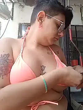 Snapshot of ConeNella chatting on December 26, 4:25 pm ConeNella online show from December 26, 4:25 pm