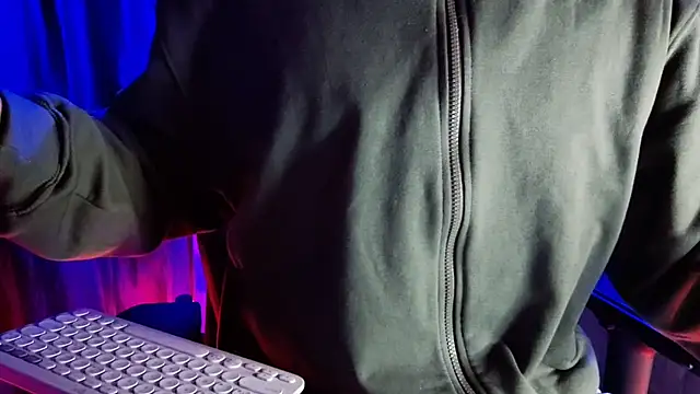 sexyboycolombi4 online show from January 27, 7:45 am