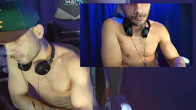 sexyboycolombi4 online show from February 13, 6:41 am