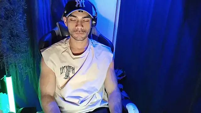 sexyboycolombi4 online show from March 15, 5:41 am