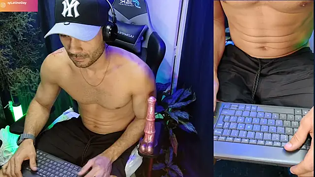 sexyboycolombi4 online show from March 15, 11:51 am